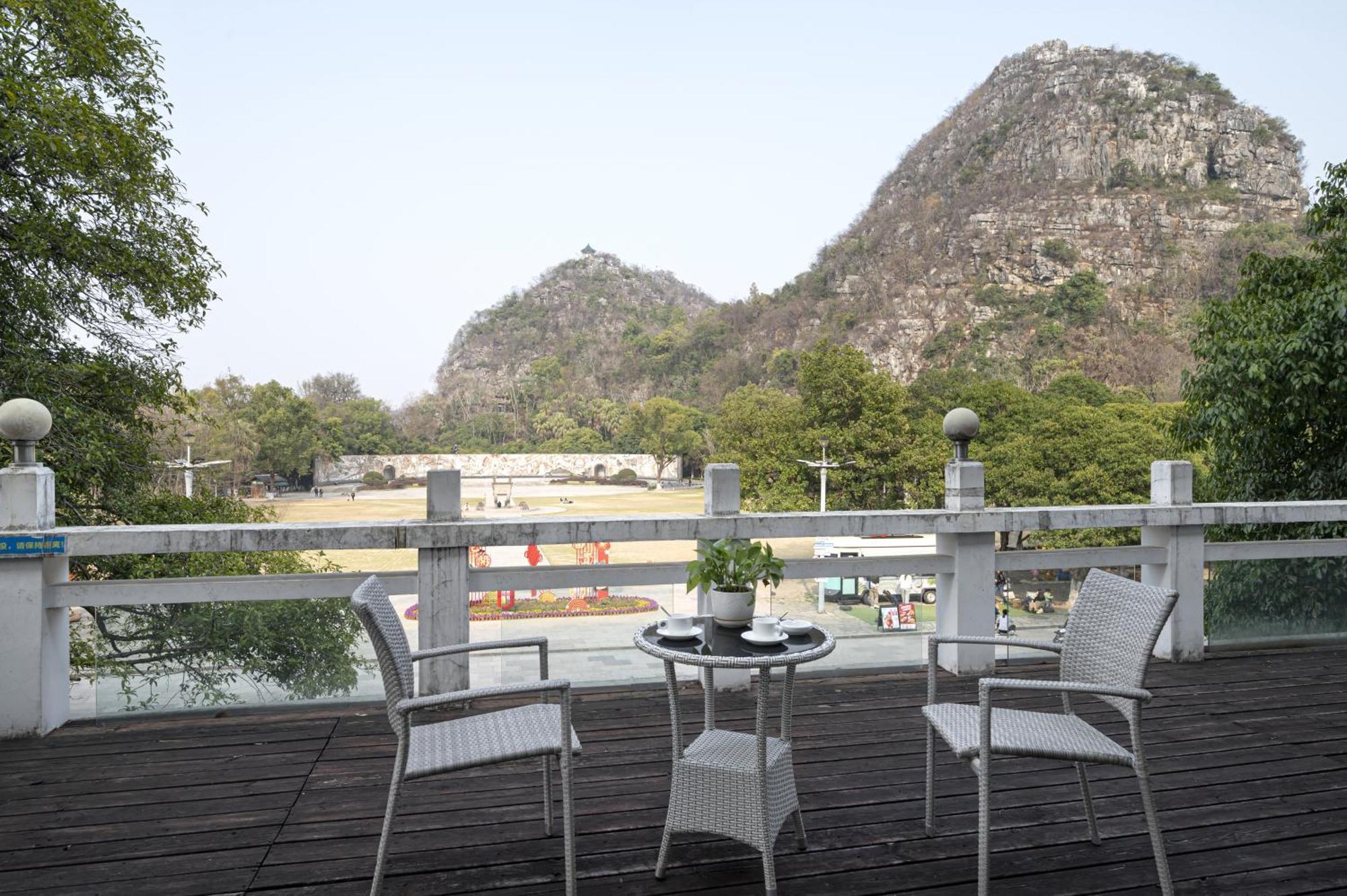 Guilin Crystal Crescent Moon Hotel ภายนอก รูปภาพ